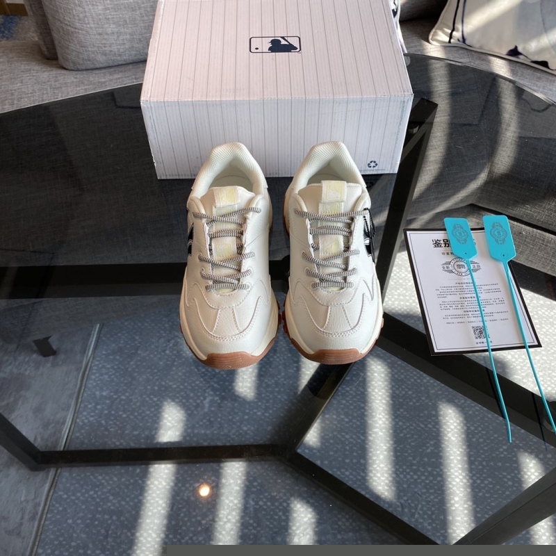 G*u*i casual shoes